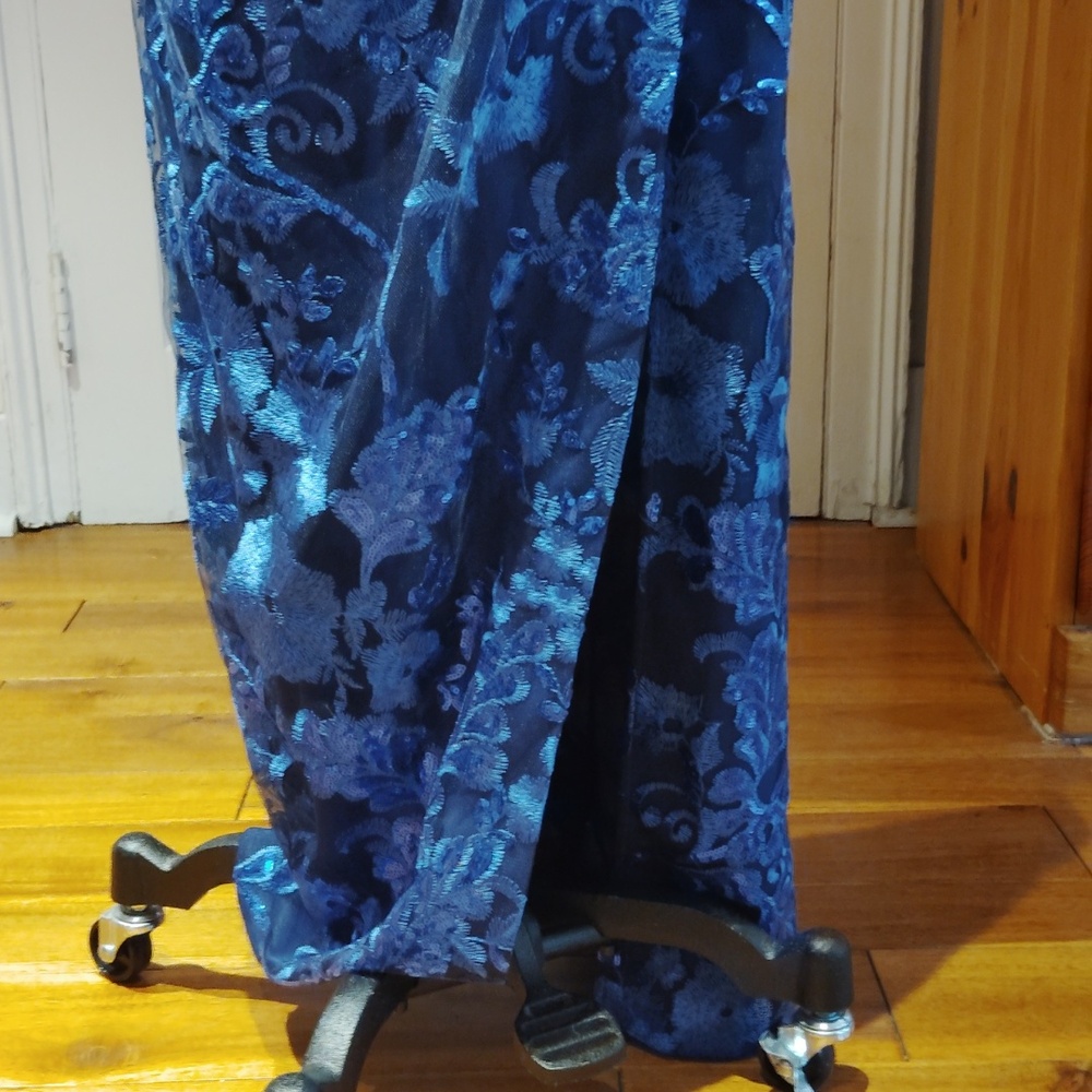 JS Collections "AYANA" Column Gown - Picture 7 of 16